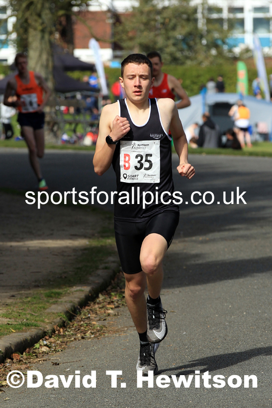 Senior Mens Northern 12 Stage Road Relay, 2022 Northern 12 and 6 Stage Road Relays,  Birkenhead Park, Birkenhead, Wirral.  Photo: David T. Hewitson/Sports for All Pics